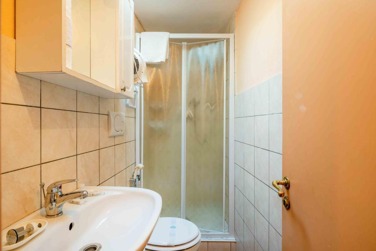 San Frediano Cozy Studio With Private Patio Lägenhet Florens Exteriör bild